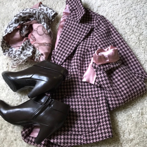 Pink and Brown Houndstooth Blazer - Picture 10 of 11